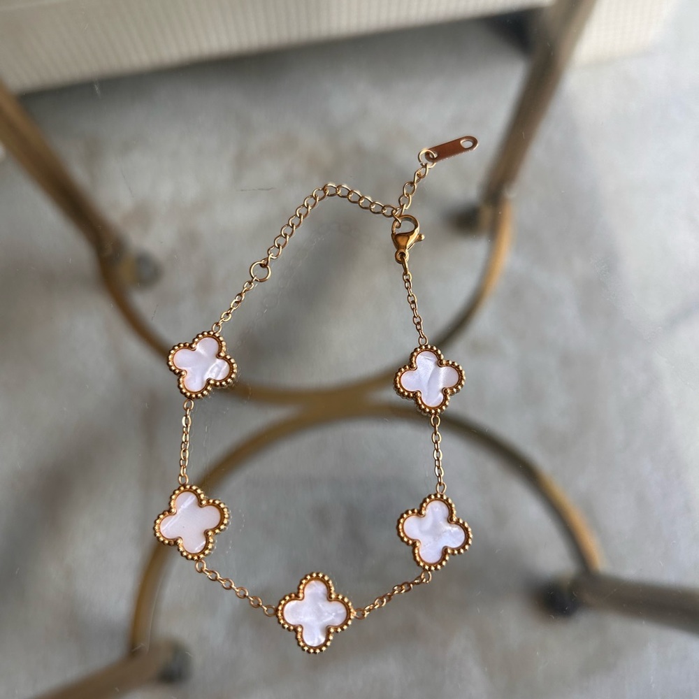 Clover Faux Gold and Mother of Pearl Chain Bracelet